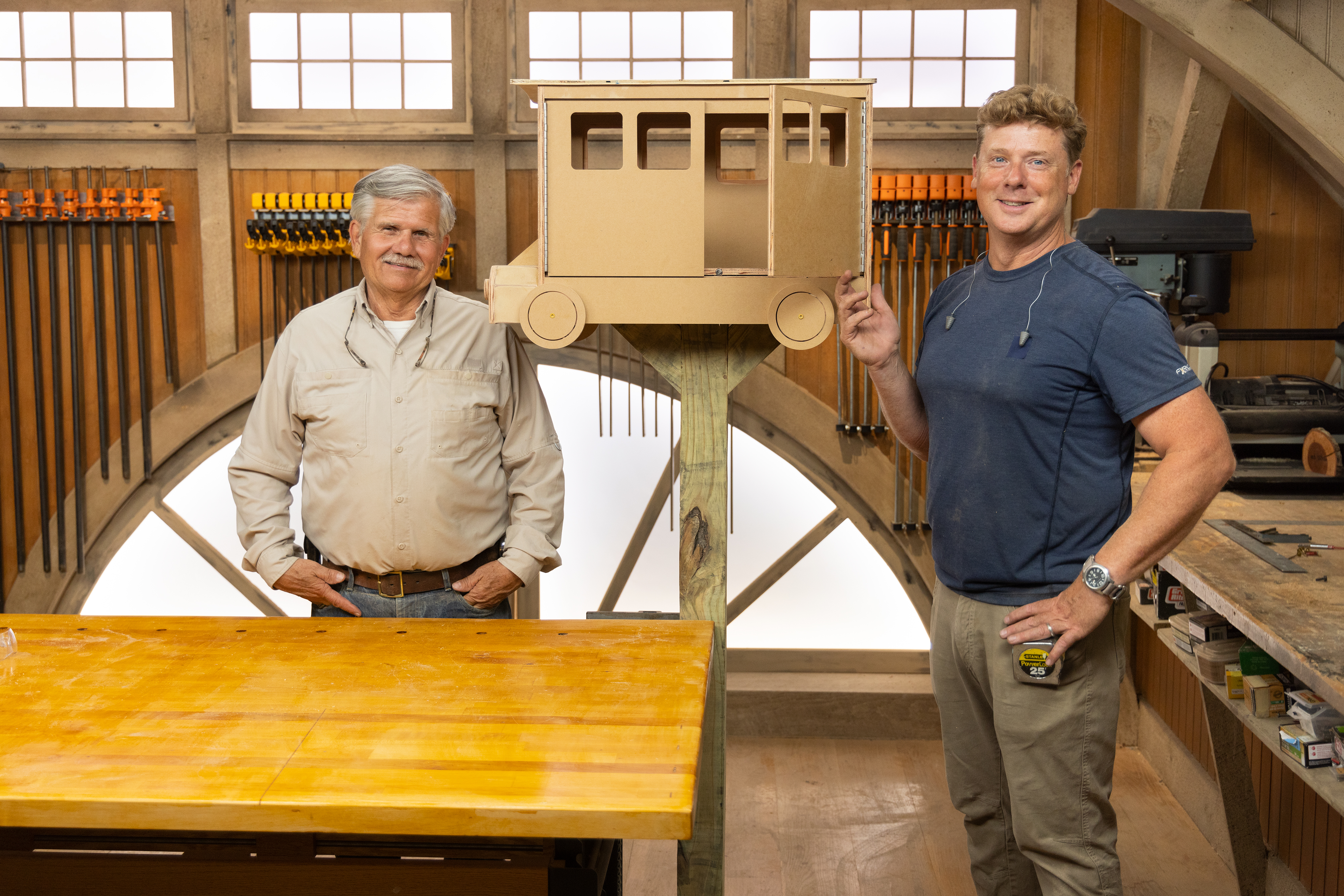 S21 E8, Tom Silva and Kevin O’Connor build a little free library